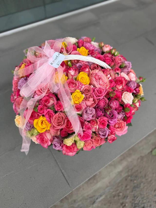 Colorful flowers in a basket | ծաղիկների առաքում Երևանում