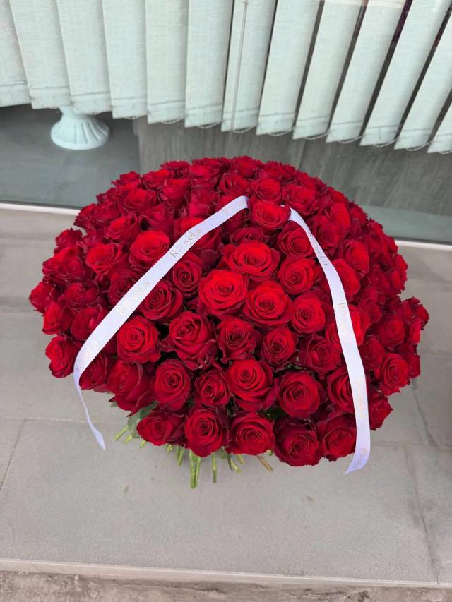 Red gorgeous roses | ծաղիկների առաքում Երևանում