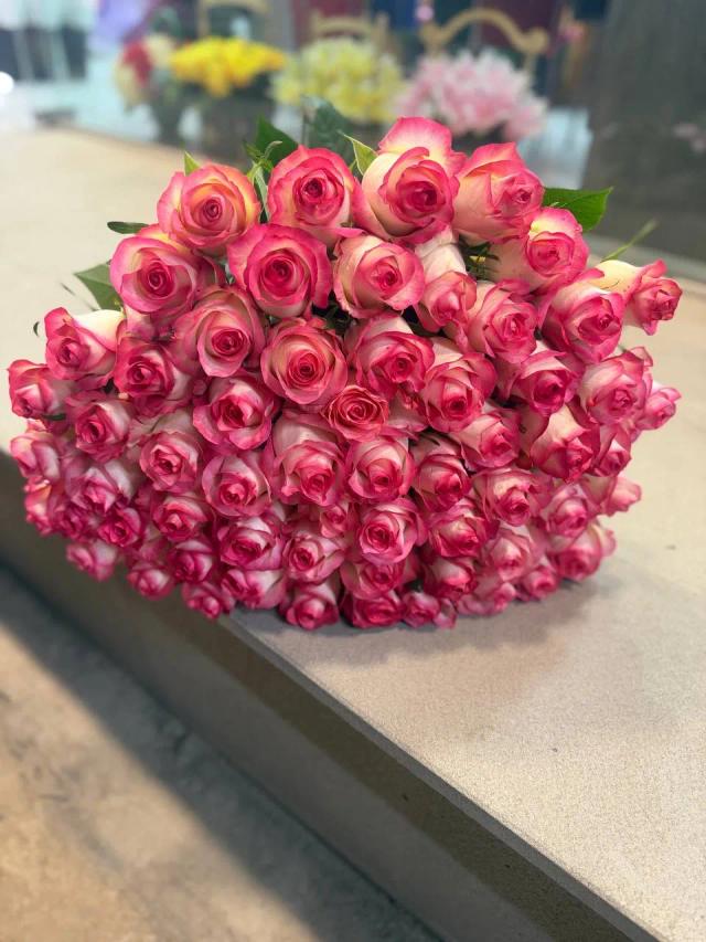 Bunch of pink roses | ծաղիկների առաքում Երևանում