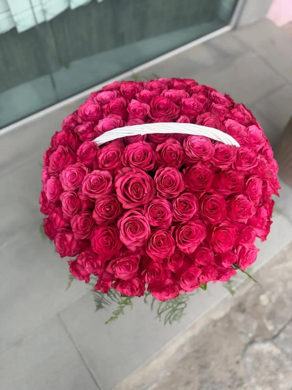 Roses in a basket | ծաղիկների առաքում Երևանում