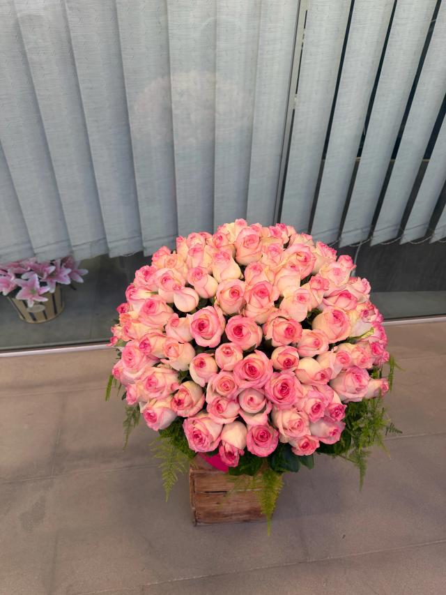 Elegant roses in a basket | ծաղիկների առաքում Երևանում