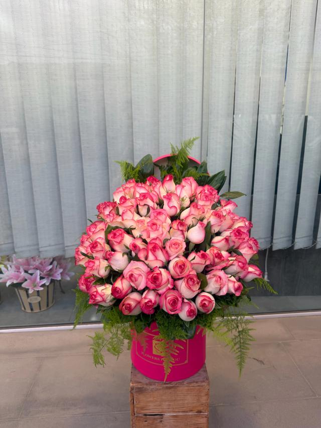 Roses in a box | ծաղիկների առաքում Երևանում