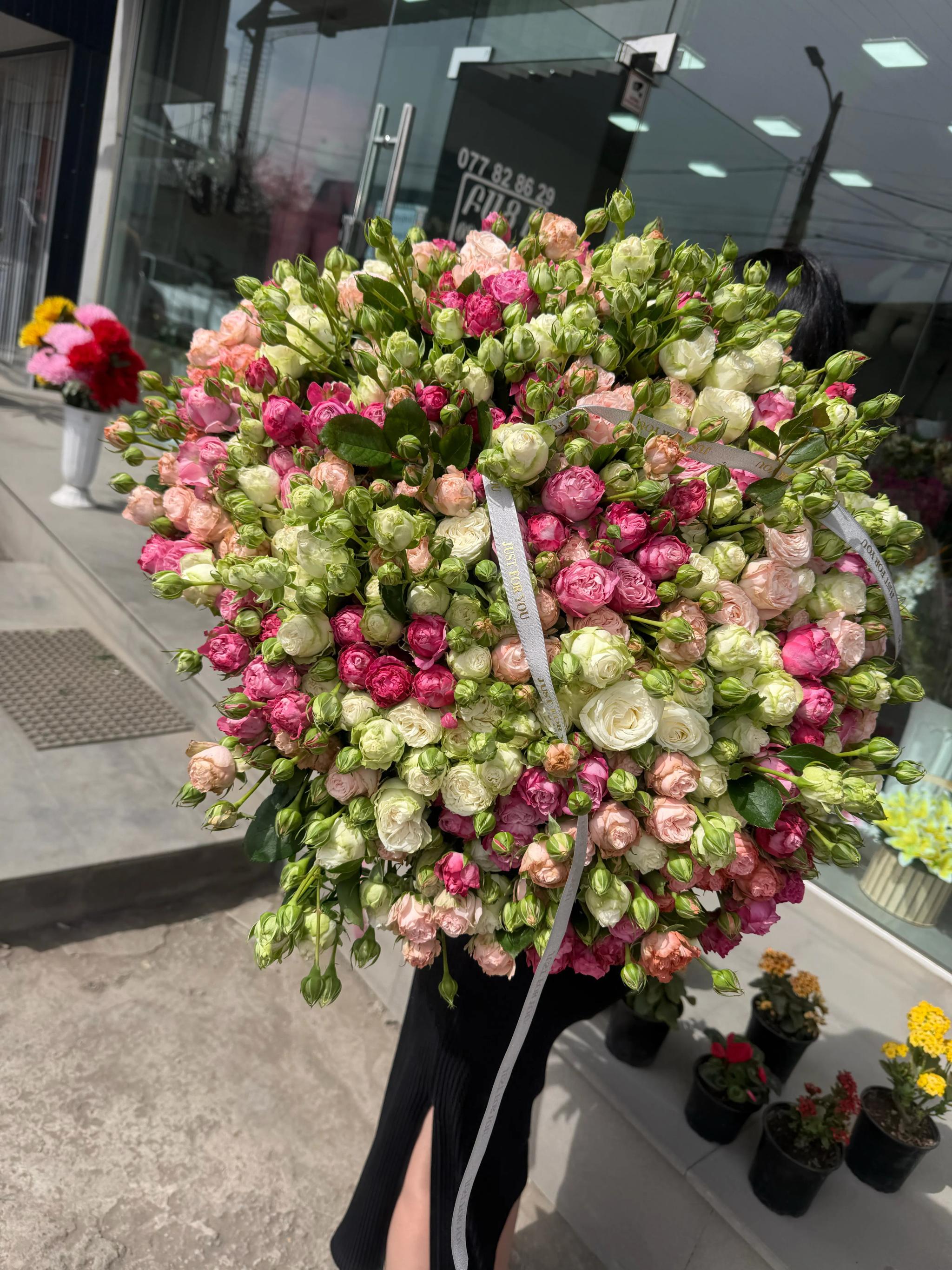 Colorful bunches | ծաղիկների առաքում Երևանում