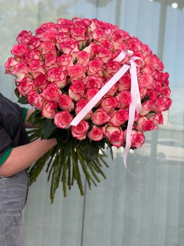 A gorgeous bouquet of roses | ծաղիկների առաքում Երևանում