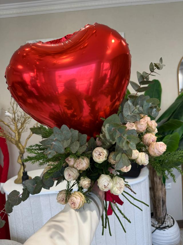 Bouquet with heart and peony roses | ծաղիկներ, ծաղկեպսակներ, բույսեր - առաքում Երևան