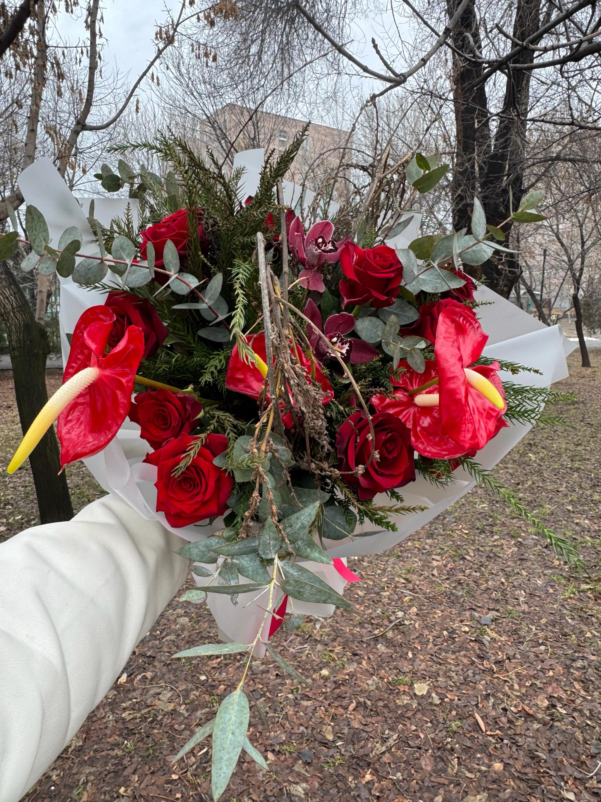 A luxurious floral mix | ծաղիկներ, ծաղկեպսակներ, բույսեր Երևան
