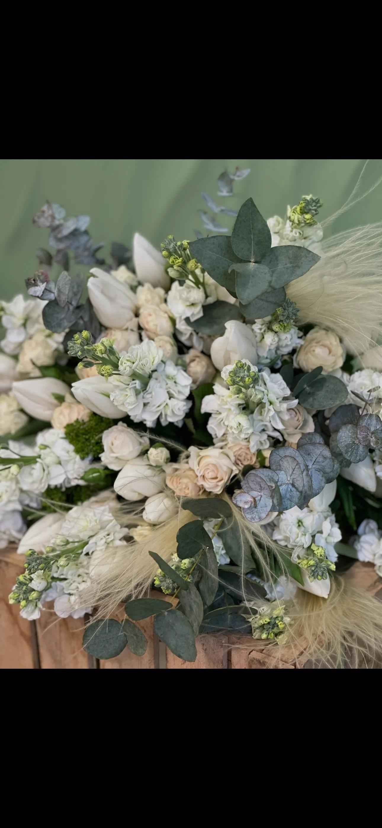 A big white bunch | ծաղիկներ, ծաղկեպսակներ, բույսեր Երևան