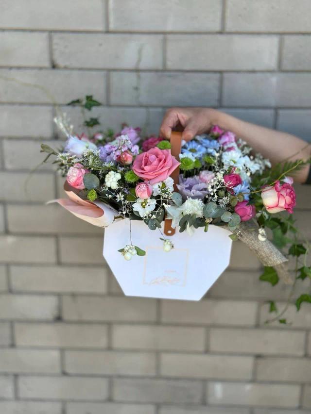 Creative flower box | ծաղիկներ, ծաղկեպսակներ, բույսեր - առաքում Երևան