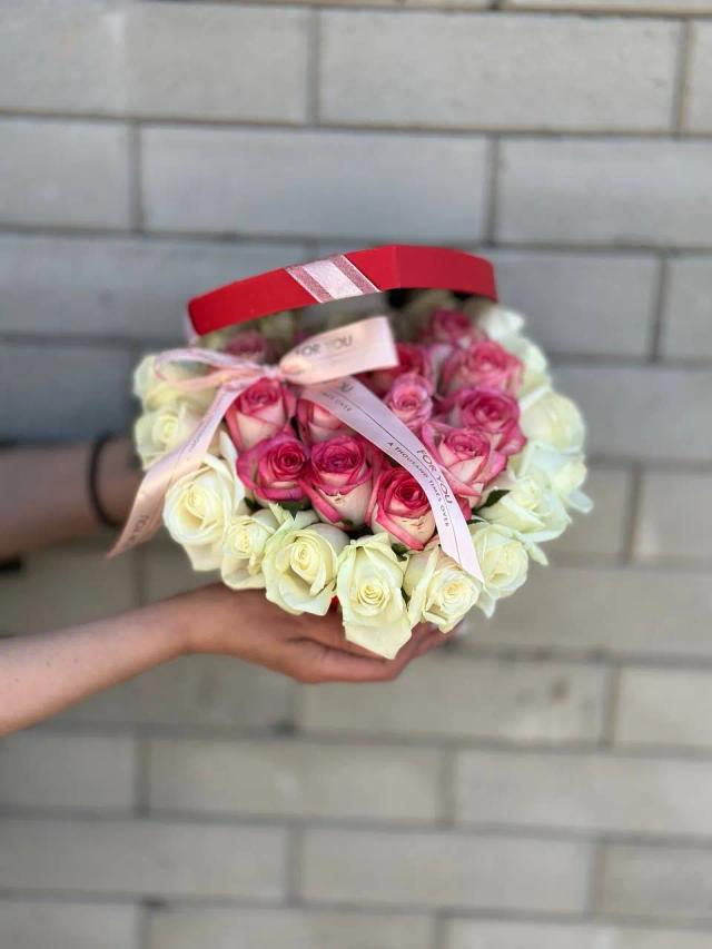 "Love" box | ծաղիկներ, ծաղկեպսակներ, բույսեր - առաքում Երևան