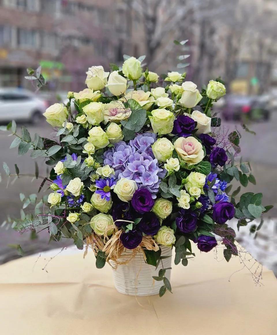 Կրեատիվ զամբյուղ | ծաղիկներ, ծաղկեպսակներ, բույսեր Երևան